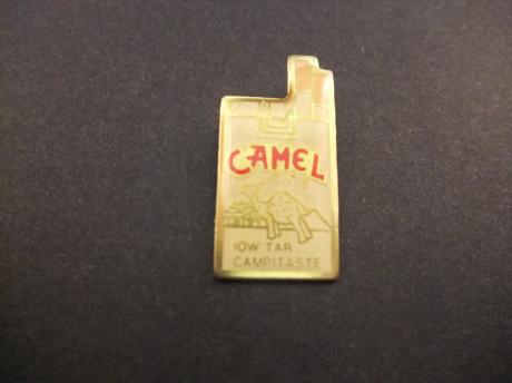 Camel light filtersigaretten pakje ,roken is schadelijk ( rode letters)